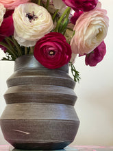 Load image into Gallery viewer, Zig Zag Vase