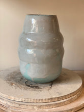 Load image into Gallery viewer, Vase blue 1