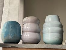 Load image into Gallery viewer, Vase blue 1